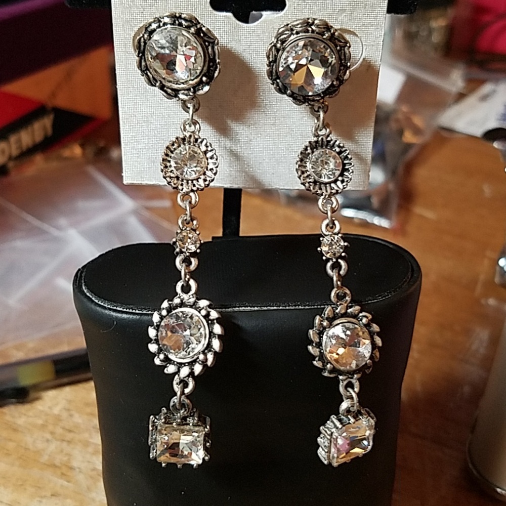 Vintage Rhinestone Silver Tone 4 Earrings 12$